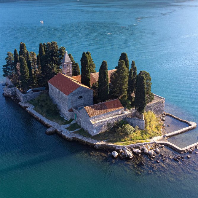 Explore Dubrovnik and Montenegro - Tour